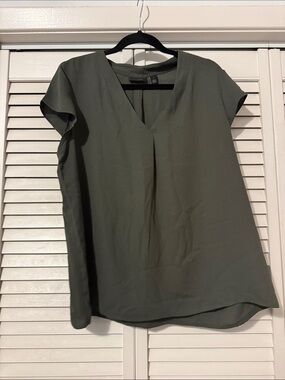 Halogen Olive Green V-Neck Short Sleeve Blouse